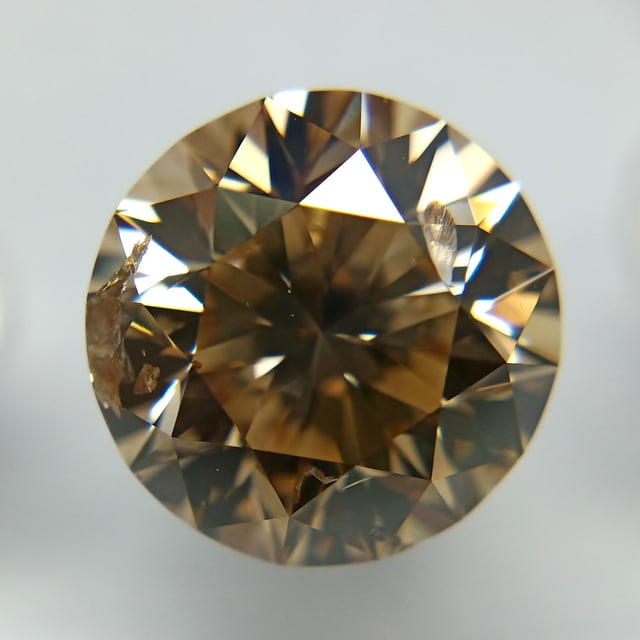 5.02 ct Round Fancy Yellowish Brown natural diamond