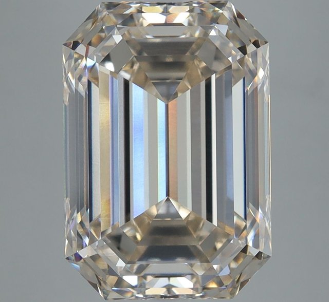 7.02 ct Emerald M · Faint Brown natural diamond