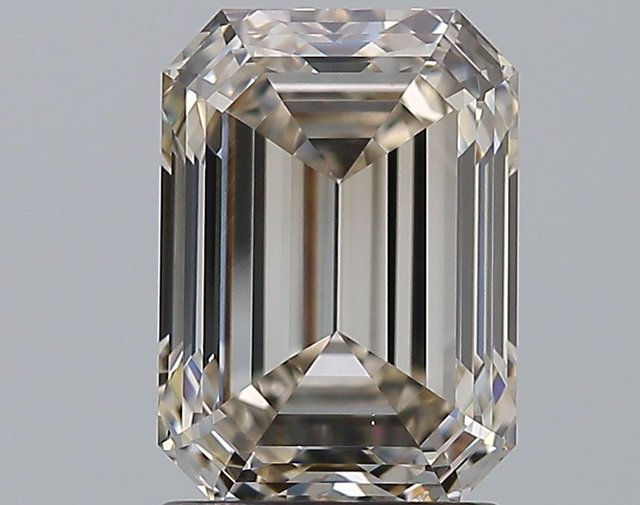 2.01 ct Emerald L · Faint Brown natural diamond
